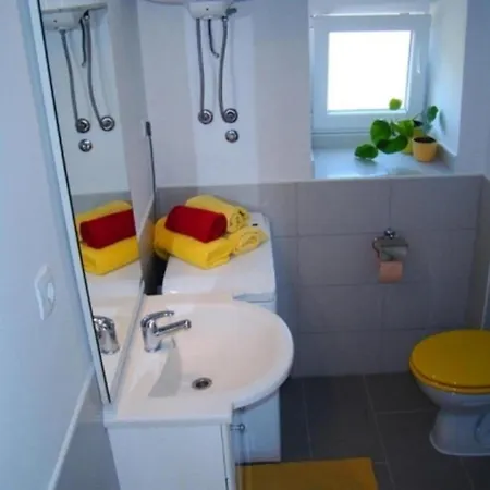 Luca - Two Bedroom With Terrace Prvić Luka